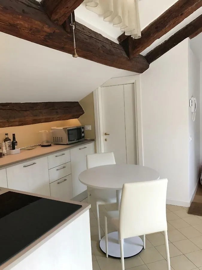 Moonlight Attic Apartment Venice