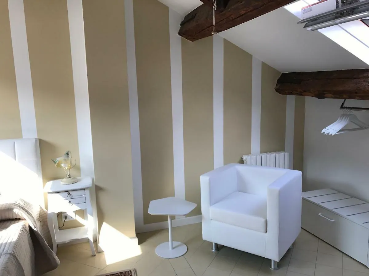 Moonlight Attic Apartment Venice Italy