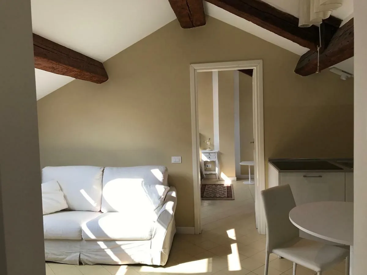 Moonlight Attic Apartment Venice