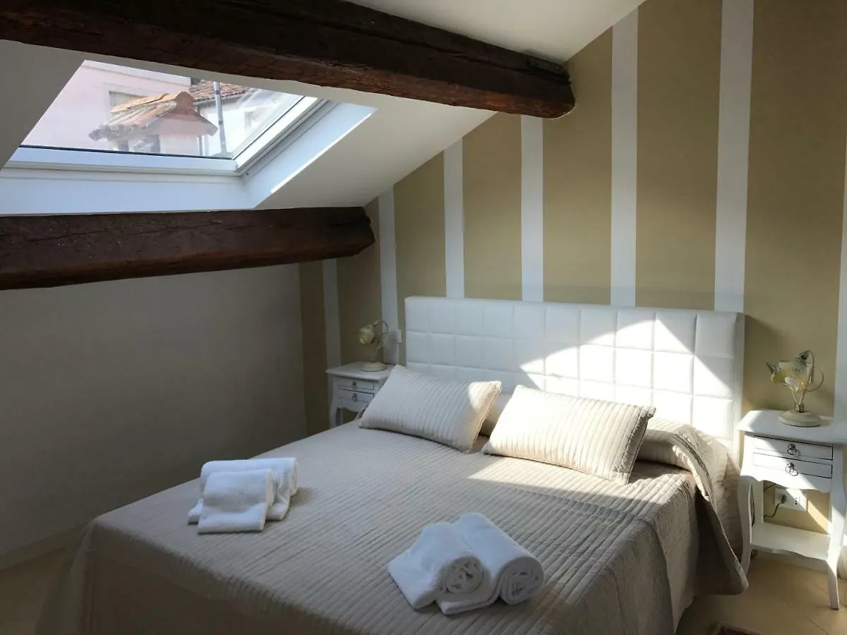 Moonlight Attic Apartment Venice