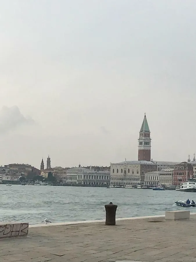 Moonlight Attic Apartment Venice Italy